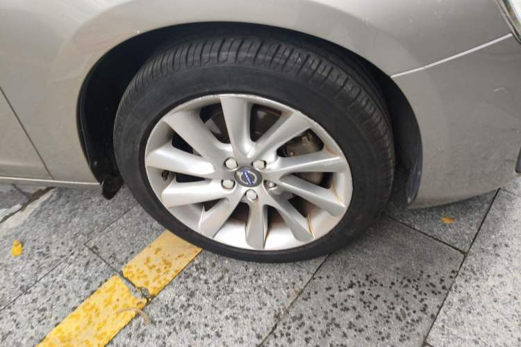 Used Volvo S60 2015 S60L 2.0T Zhiyuan Edition
