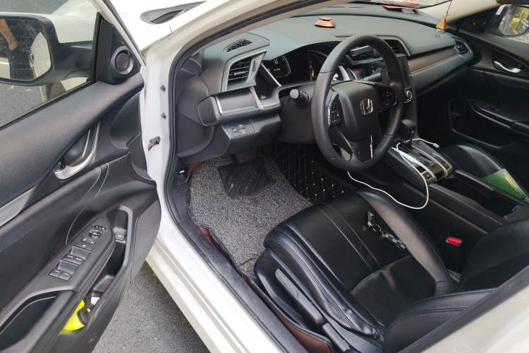 Used Honda Civic 2016 220TURBO CVT Luxury Edition
