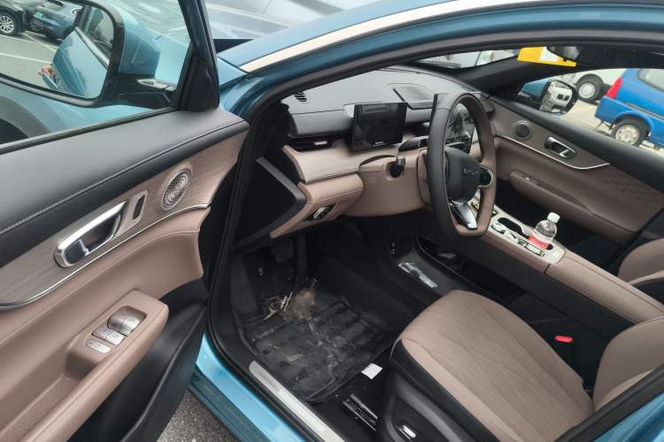 Used Chery Tiggo 8 PLUS C-DM 2025 1.5T 116 km Prestige Version 5 Seats