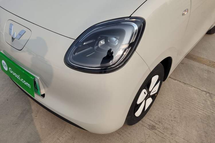 Used Wuling Hongguang MINIEV 2025 Four-Door Version Advanced Edition Left Front Headlight