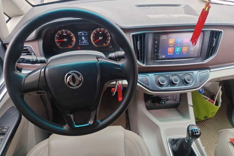 Used FORTHING Lingzhi 2018 M5L 1.6L 7-Seater Luxury Model