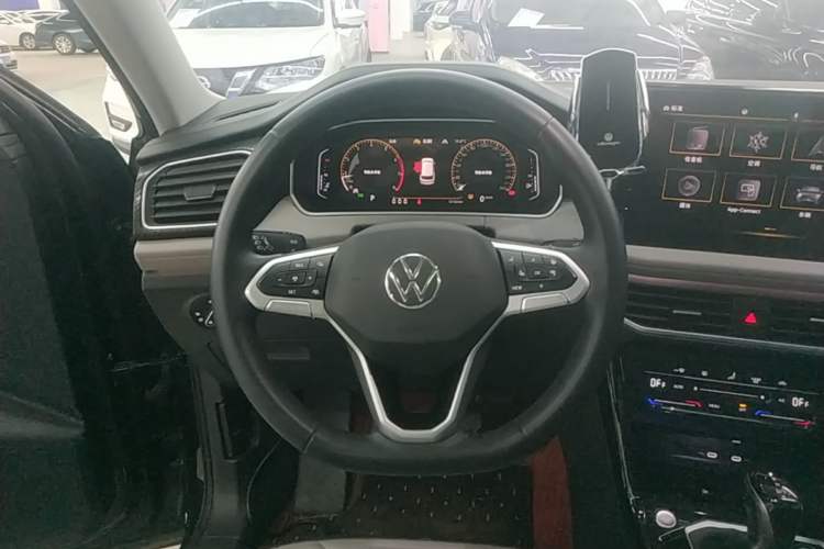 Used Volkswagen Tayron 2023 330TSI Two-Wheel-Drive Luxury Plus Advanced Version Steering Wheel