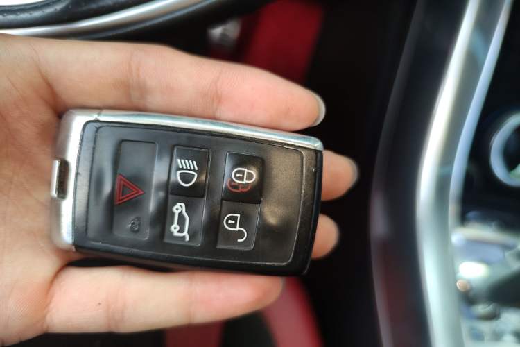 Used Land Rover Range Sport 2019 3.0 L6 HSE DYNAMIC Vehicle Key