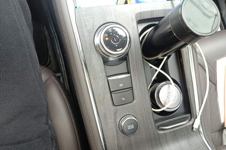 Used Ford Explorer 2024 2.3T EcoBoost Four-Wheel Drive Titanium Edition 7 Seats