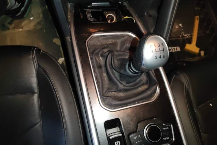 Used Haval H6 2018 Blue Label Sport Edition 1.5T Manual Two-Wheel Drive Elite Model Gear Lever