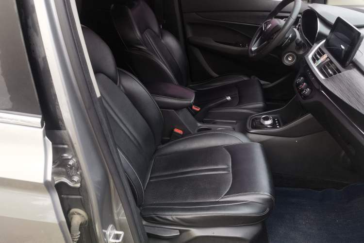 Used Baojun 360 2019 1.5L Automatic Elite Version China VI