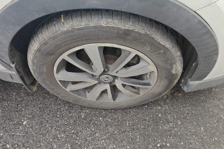 Used Dongfeng Fengon 580 2016 Revised Version 1.5T CVT Luxury Edition Right Front Wheel Hub