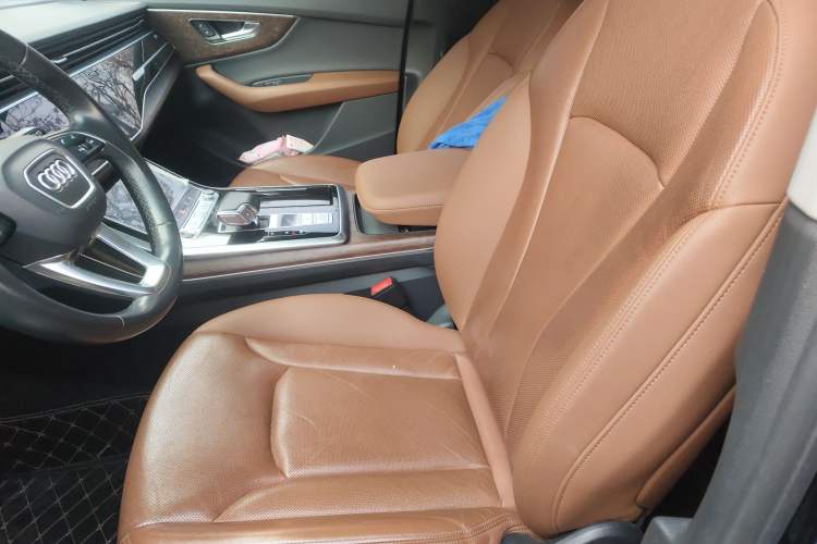 Used Audi Q7 2021 55 TFSI quattro S line Sport model
