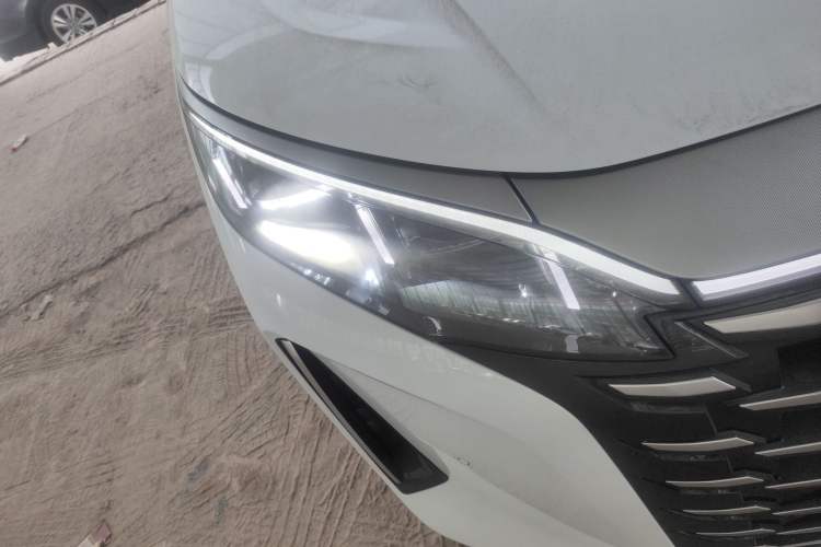 Used BYD Xia 2025 DM-i 1.5T 180km Excellence Model Right Front Headlight