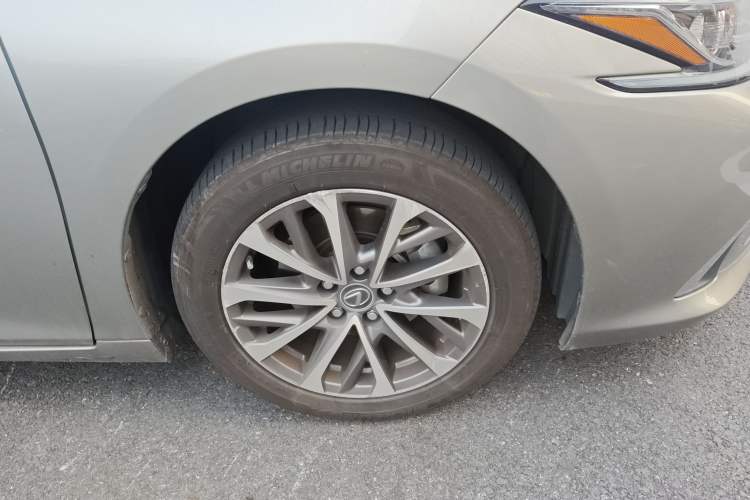 Used Lexus ES 2022 300h Excellence Edition