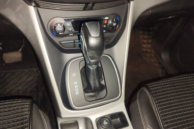 Used Ford Kuga 2013 1.6L GTDi Two-Wheel-Drive Trend Model Gear Lever