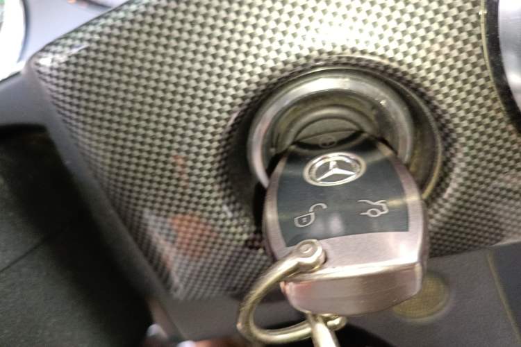 Used Mercedes-Benz GLK-Class 2013 Facelift GLK 300 4MATIC Fashion Edition