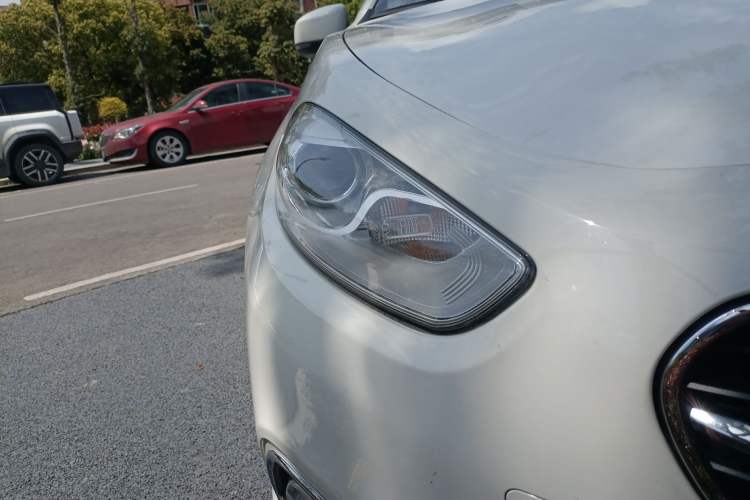 Used Fiat Viaggio 2015 1.4T Automatic Jingxiang Edition Right Front Headlight