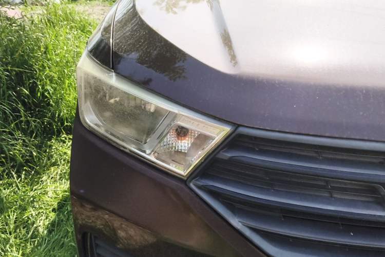 Used Wuling Hongguang 2019 1.5L S Basic Version China VI Standard LAR Right Front Headlight