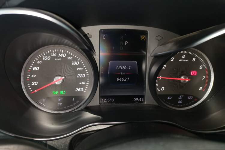 Used Mercedes-Benz GLC Coupe 2019 GLC 200 4MATIC Coupe SUV Odometer Close Up