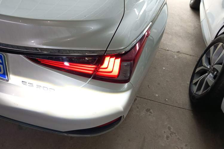 Used Lexus ES 2023 200 Excellence Edition
