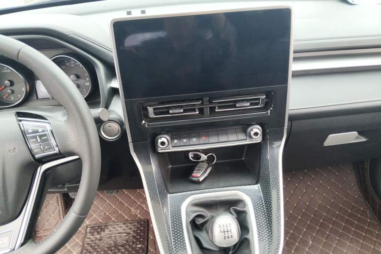 Used Haval M6 2021 PLUS 1.5T Manual Luxury Smart Connectivity Model Audio And AC Panel