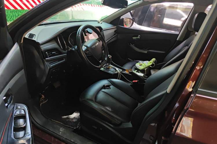 Used Venucia T70 2018 2.0L CVT Smart Enjoyment Version
