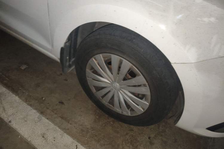 Used Volkswagen Santana 2018 1.5L Manual Fashion Edition Right Front Wheel Hub