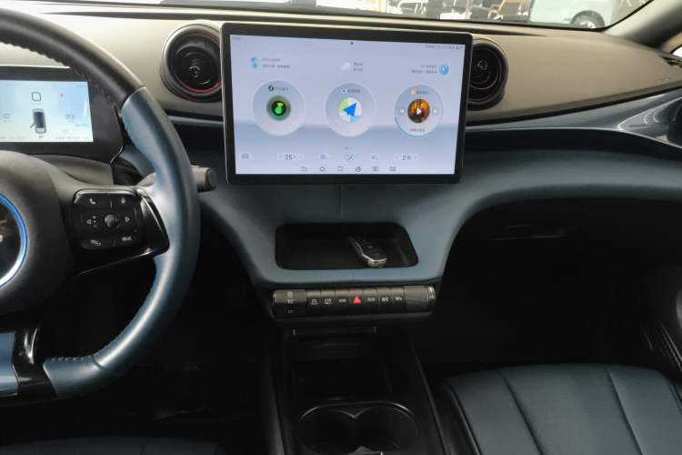 Used BYD Dolphin 2021 405 km Fashion Edition Audio And AC Panel