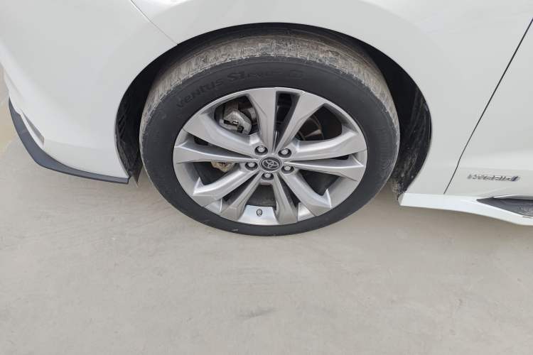 Used Toyota Sienna 2023 2.5L Hybrid Platinum Edition