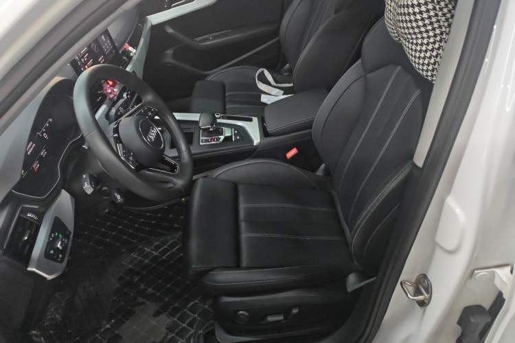 Used Audi A4L 2020 40 TFSI Fashion Dynamic Model Left Front Seat