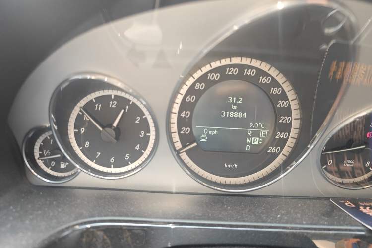 Used Mercedes-Benz E-Class 2010 E 300 L Fashion Model