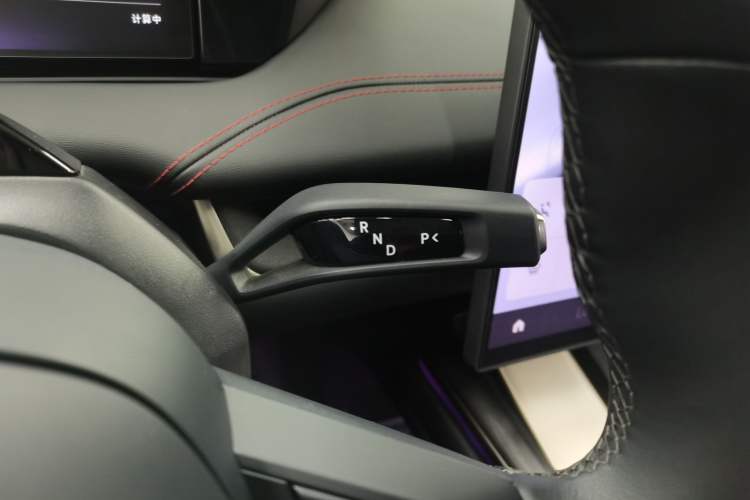 Used Xiaomi Auto SU7 2024 Four-Wheel Drive Ultra-Long Range Advanced Intelligent Driving Max Edition
