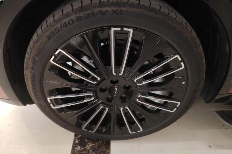 Used Lynk & Co 08 EM-P 2023 120km Long-Range Halo Exterior 4