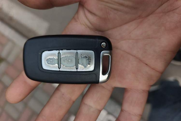 Used Kia Sportage R 2012 2.0L Automatic Two-Wheel Drive GLS
