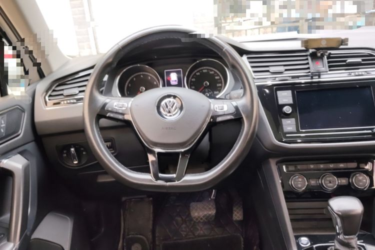 Used Volkswagen Tiguan L 2019 330TSI Automatic Two-Wheel Drive Panoramic Comfort Edition China V Standard Steering Wheel