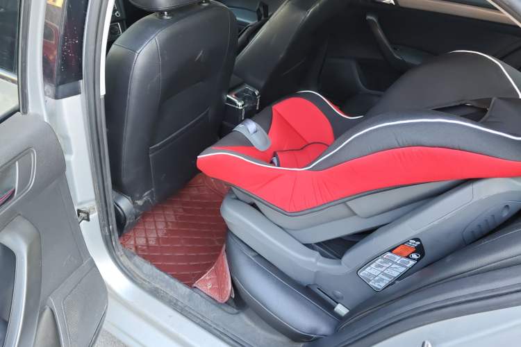 Used Volkswagen Santana 2015 1.6L Manual Comfort Edition Left Rear Seat