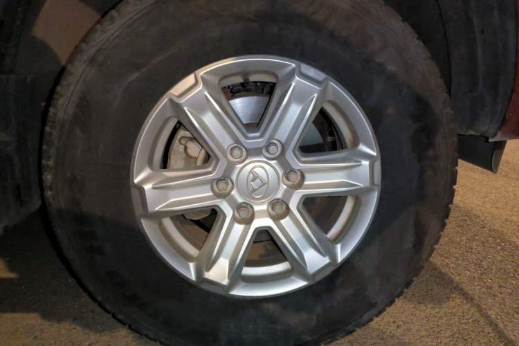 Used SAIC MAXUS T60 2019 2.4L Gasoline Manual Two-Wheel-Drive High-Ride Pioneer Edition Standard Cab