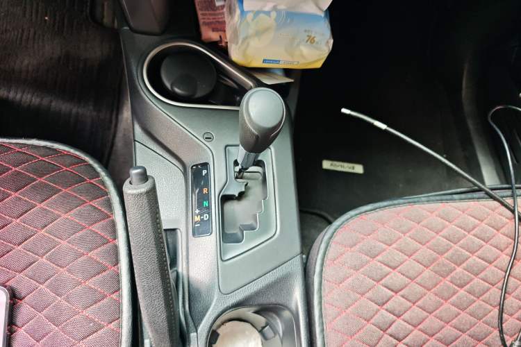 Used Toyota RAV4 2016 2.0L CVT Two-Wheel Drive Fashion Edition China V Standard
