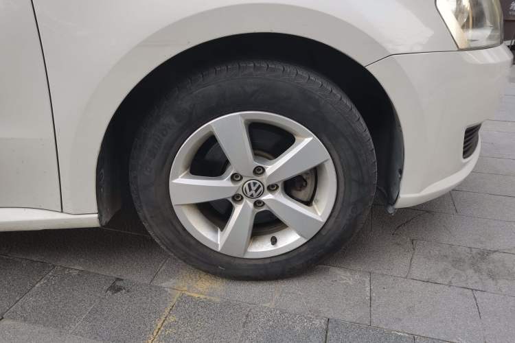 Used Volkswagen Lavida 2013 Revised Classic 1.6L Manual Fashion Edition
