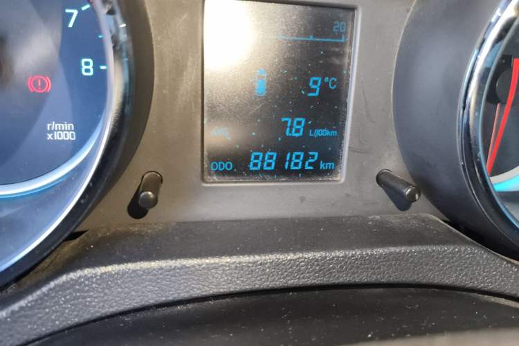 Used Changan CS35 2012 1.6L Manual Luxury Model China IV Standard