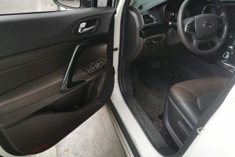 Used GAC Trumpchi GS4 2017 235T G-DCT Two-Wheel Drive Elite Edition Driver Seat