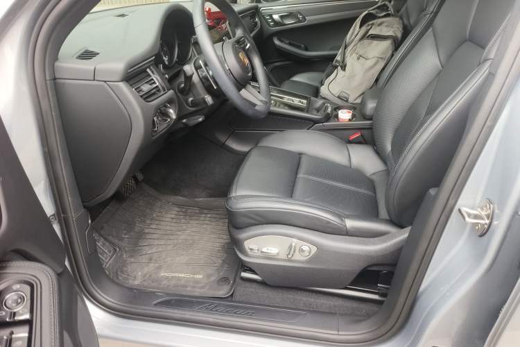Used Porsche Macan 2024 Macan 2.0T Left Front Seat