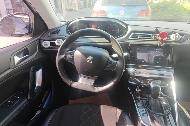 Used Peugeot 308 2016 1.6L Automatic Luxury Edition Steering Wheel