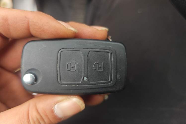 Used CHANGAN KAICHENG Ruixing M60 2023 1.6L CNG Comfort-Grade 6-Seater Passenger Vehicle
