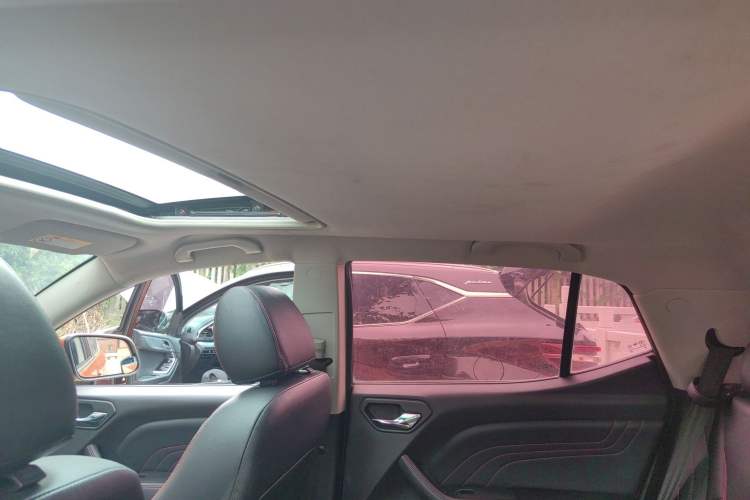 Used Soueast DX3 2018 1.5L Manual Luxury Model Headliner