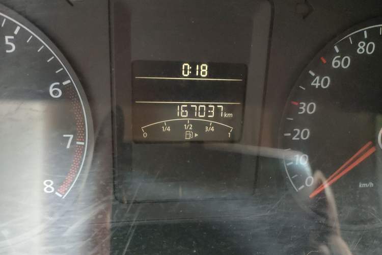 Used Volkswagen Sagitar 2012 1.6L Manual Comfort Model Odometer Close Up