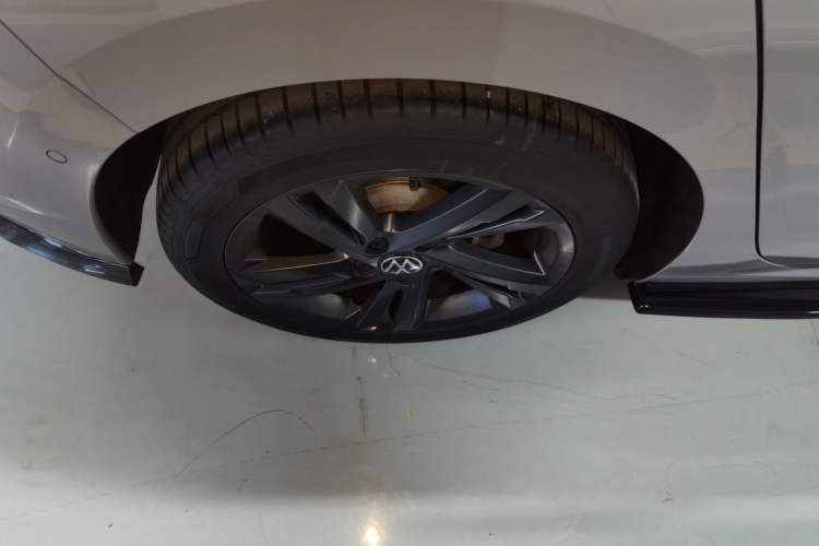 Used Volkswagen Golf 2023 Facelift 280TSI DSG R-Line Lite
