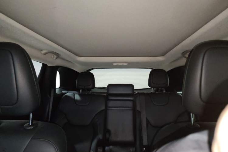 Used Jeep Cherokee 2017 2.0L Superior Edition
