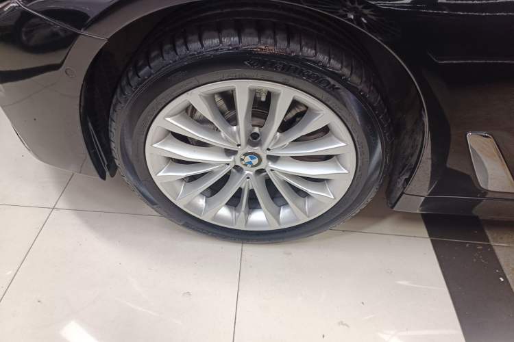 Used BMW 5 Series 2021 525Li Luxury Package