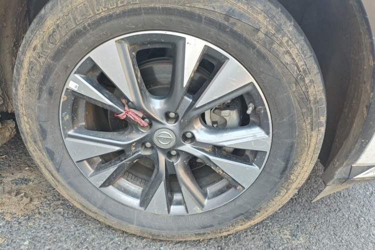 Used Nissan Murano 2021 2.5L XL Two-Wheel Drive Smart Connect Luxury Edition Right Front Wheel Hub