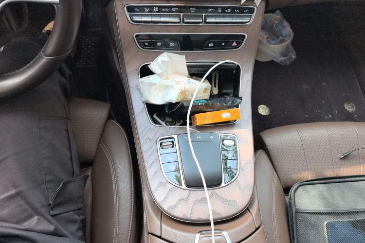 Used Mercedes-Benz E-Class New Energy 2022 Facelift E 350 e L Plug-in Hybrid Sedan Gear Lever