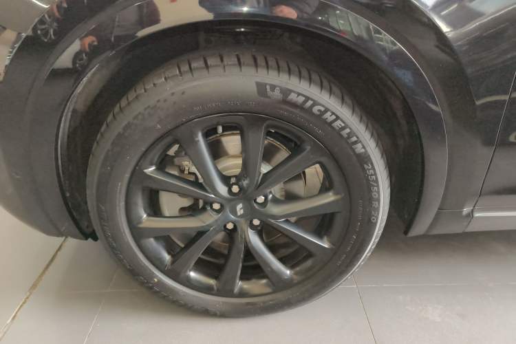 Used Li Auto ONE 2021 Extended-Range 6-Seater Version Left Front Wheel Hub