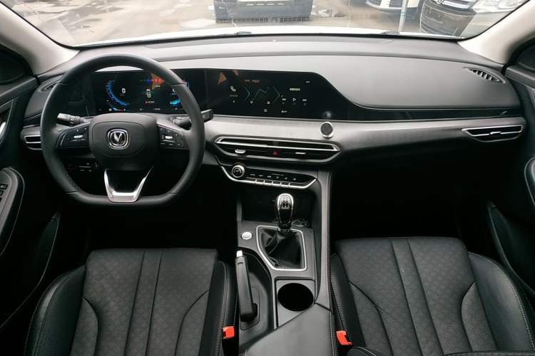 Used Changan Eado 2021 PLUS 1.6L GDI Manual Luxury Model
