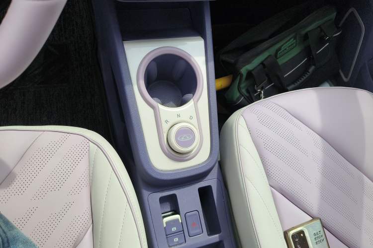 Used Chery QQ Little Ant 2022 Me 301km Rococo Lithium Iron Phosphate Gear Lever